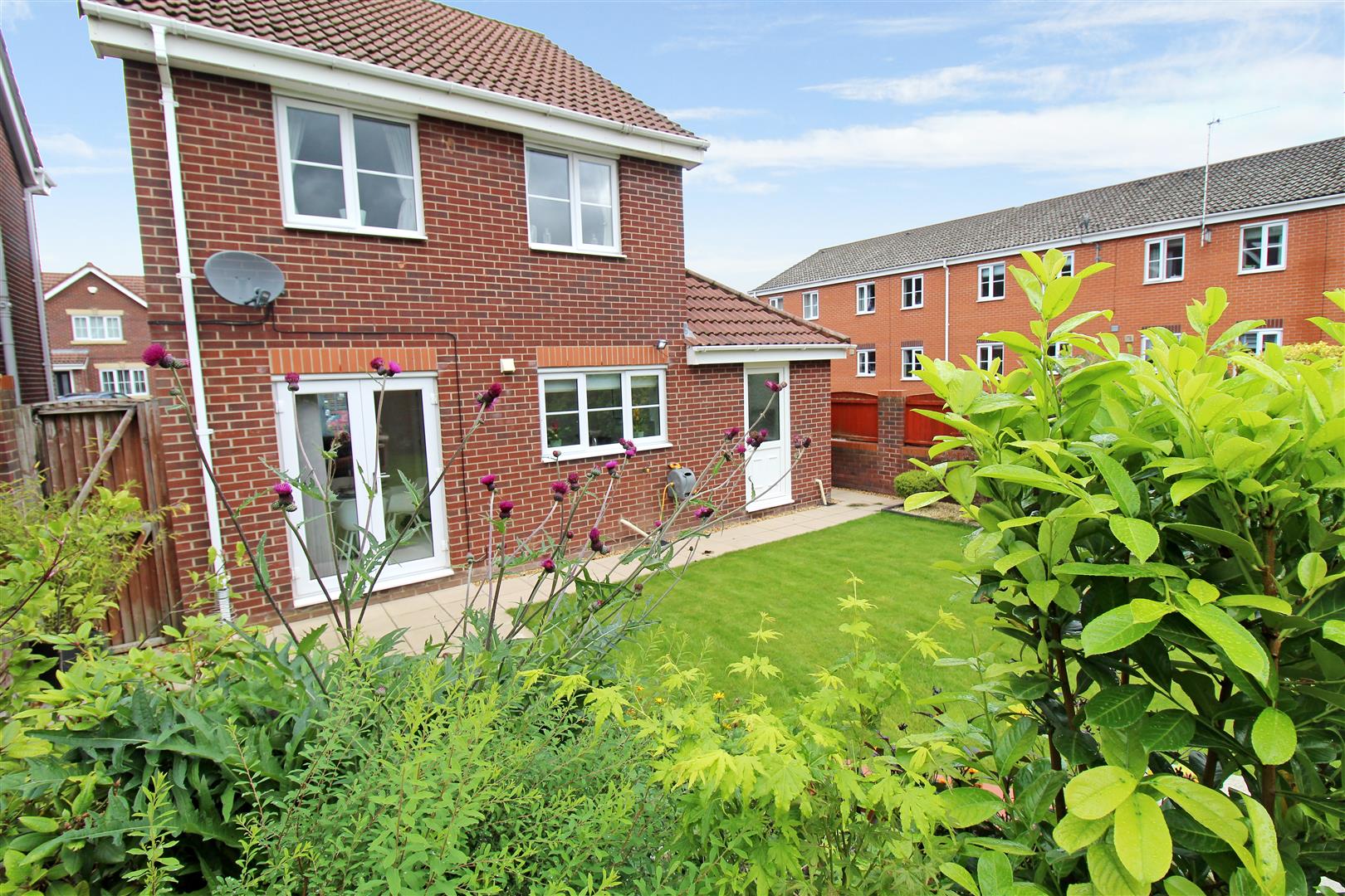Emerald Way, Milton